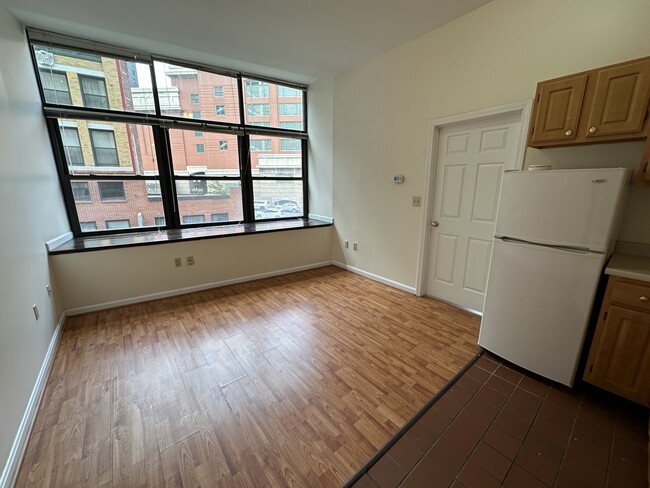 68 Essex St, Unit 6 in Boston, MA - Building Photo - Building Photo