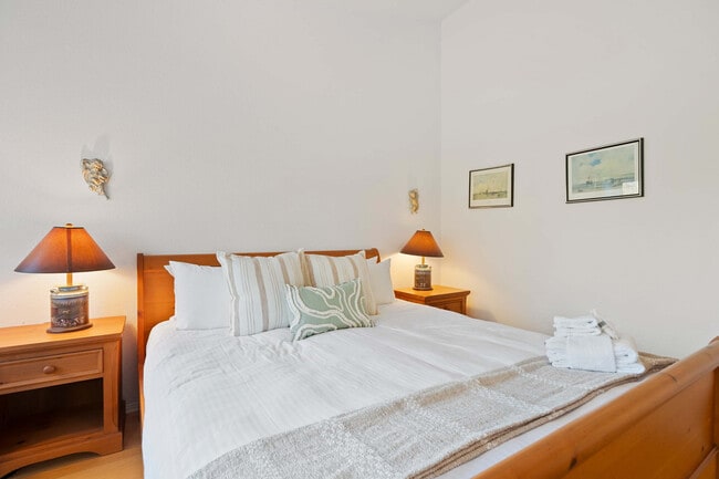 5508 Caminito Exquisito