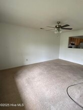 352 Hunting Green Dr in Jacksonville, NC - Building Photo - Building Photo