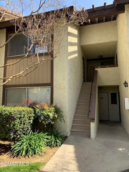 1348 E Hillcrest Dr, Unit 61 in Thousand Oaks, CA - Building Photo