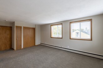 2788 S Fulton St, Unit 3 in Milwaukee, WI - Foto de edificio - Building Photo