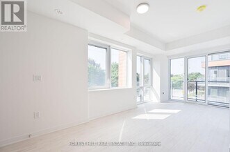 67-167 Curlew Dr in Toronto, ON - Building Photo - Building Photo