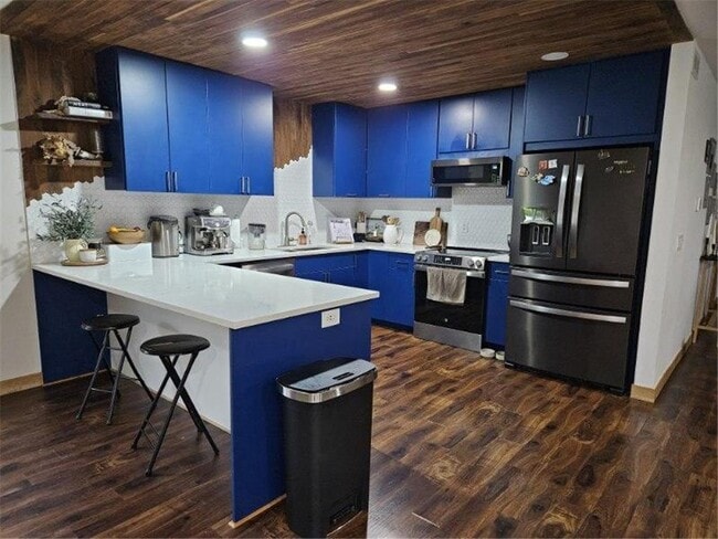 10709 W River Rd in Minneapolis, MN - Building Photo - Building Photo