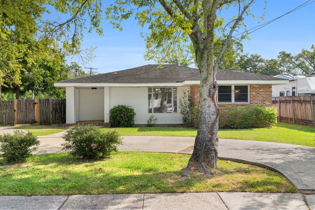 9441 Sharla Dr in River Ridge, LA - Building Photo