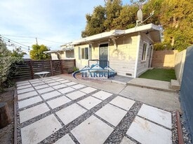 543 W 5th St in Los Angeles, CA - Building Photo