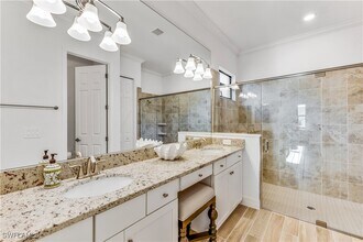 28081 Foxrock Ct in Bonita Springs, FL - Foto de edificio - Building Photo