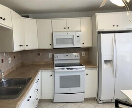 3102 Portofino Point in Coconut Creek, FL - Foto de edificio - Building Photo