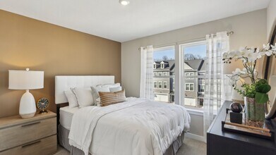 695 Olivia St in Crafton, PA - Building Photo - Building Photo