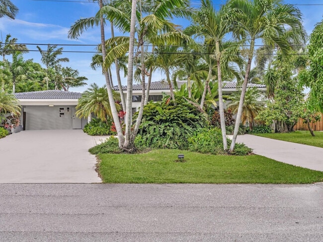 1640 NE 43rd St in Oakland Park, FL - Building Photo - Building Photo