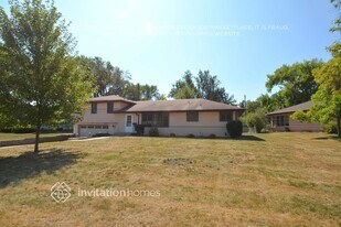 8532 Thomas Ave S in Minneapolis, MN - Building Photo