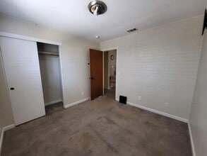 966 Port Ashton Ct in Galt, CA - Building Photo - Building Photo