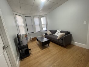 826 Huntington Ave, Unit 2 in Boston, MA - Building Photo - Building Photo