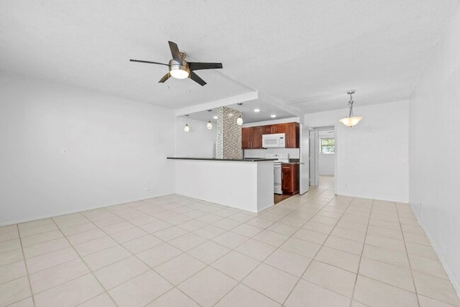625 Antioch Ave, Unit 104 in Fort Lauderdale, FL - Building Photo - Building Photo