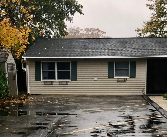 28 Park Ave Apartments and Nearby Amityville Apartments For Rent