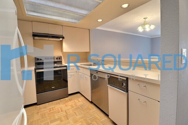 401 100th Ave NE in Bellevue, WA - Building Photo - Building Photo