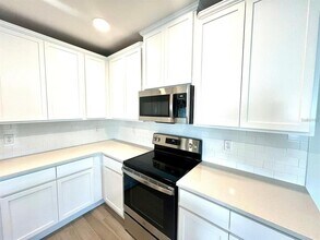 2778 Narcoossee Cmns Wy in St. Cloud, FL - Building Photo - Building Photo