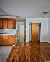 25-28 35th St in Queens, NY - Building Photo - Building Photo