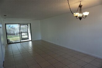 101 Lake Ave NE in Largo, FL - Building Photo - Building Photo