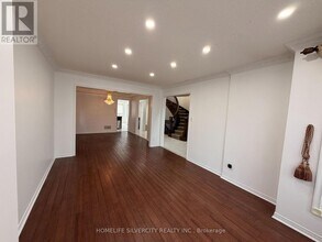 5 Blue Oak Ave in Brampton, ON - Building Photo - Building Photo