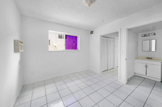 1371 NW 3rd St, Unit 1 Bed 1 Bath in Miami, FL - Building Photo - Building Photo