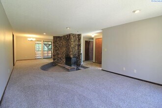 1415 S Ione Pl in Kennewick, WA - Building Photo - Building Photo