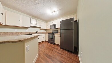 3355 Galleria Dr in Fayetteville, NC - Building Photo - Building Photo