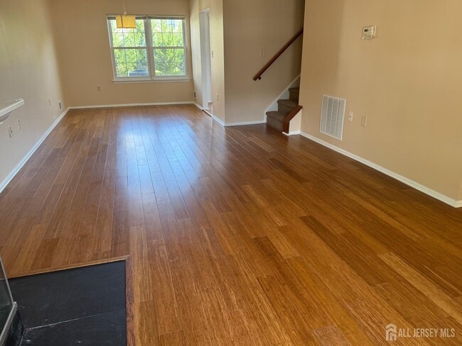 425 Northam Dr in North Brunswick, NJ - Building Photo - Building Photo