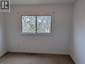 125 Bonaventure Dr in Hamilton, ON - Building Photo - Building Photo