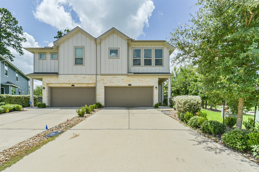 547 Bristol Tide Ct in Panorama Village, TX - Building Photo