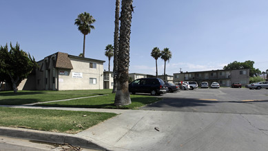 Cambria Park North & South Apartments in Loma Linda, CA - Building Photo - Building Photo