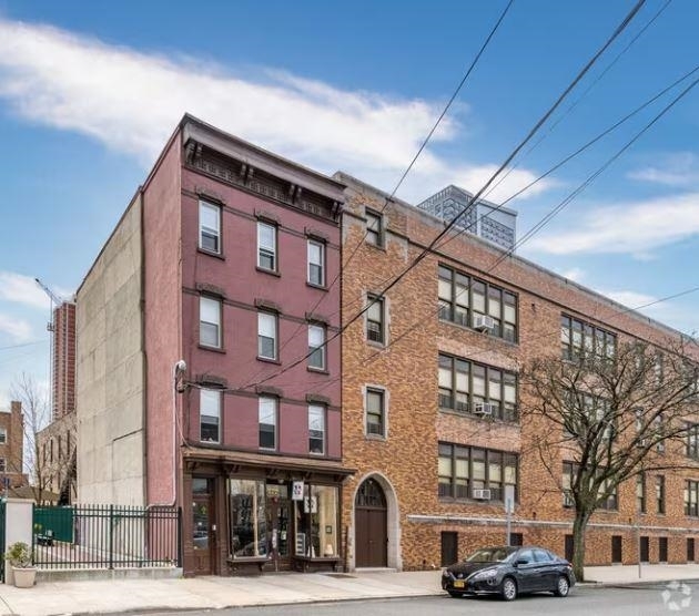 property at 177 York St