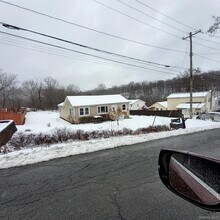 8 Orchard Lake Dr in Monroe, NY - Building Photo - Building Photo