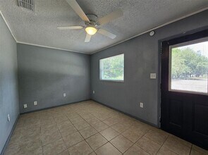 945 Reynolds Rd in Lakeland, FL - Building Photo - Building Photo