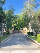 Laurel Court Apartments in Menlo Park, CA - Building Photo - Building Photo