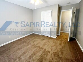 1605 Silver Petal Way in Atlanta, GA - Building Photo - Building Photo