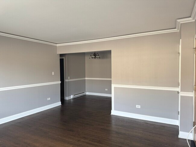 5041 N East River Rd in Norridge, IL - Building Photo - Building Photo