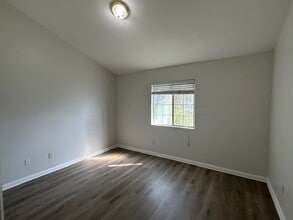 5302 Grant Grove St in Bakersfield, CA - Building Photo - Building Photo