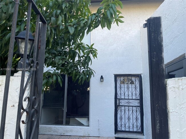 11342 SW 70th Terrace in Miami, FL - Building Photo - Building Photo