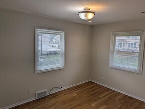 796 Adele St in Elmhurst, IL - Building Photo - Building Photo