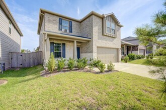 338 Shady Cedar Hl Ln in Willis, TX - Foto de edificio - Building Photo