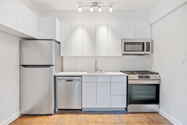 property at 220 Pelham Rd