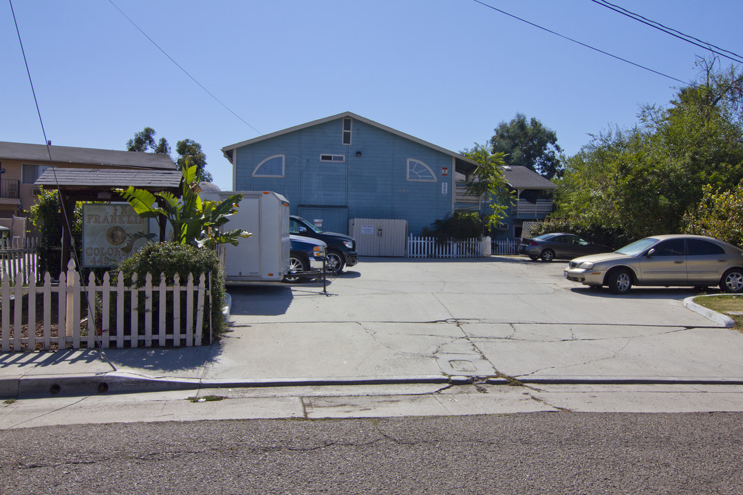 Ben Franklin Colonial in El Cajon, CA - Foto de edificio