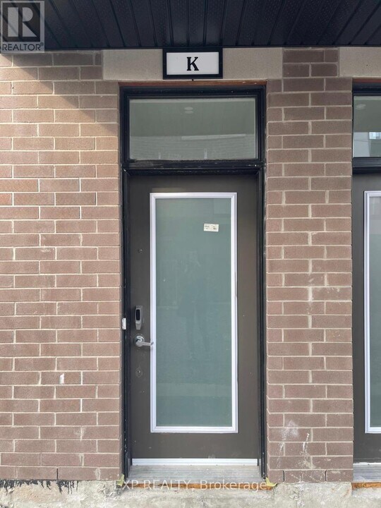 380 Rolling Meadow Crescent in Ottawa, ON - Building Photo