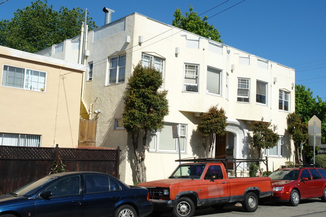 6391-6397 Dana St in Oakland, CA - Building Photo - Building Photo