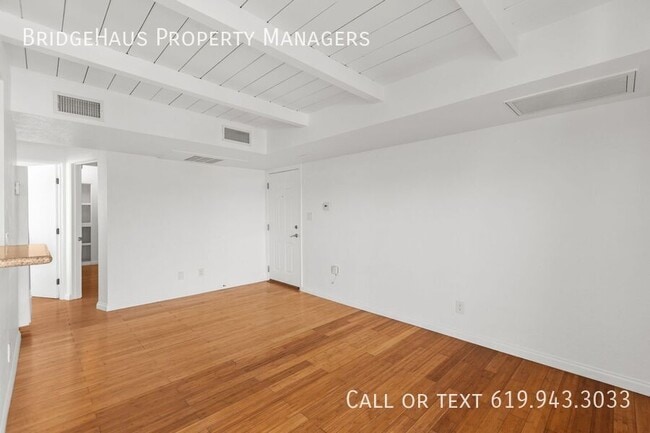 4263 Mentone St in San Diego, CA - Building Photo - Building Photo