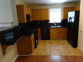 1070 Athena Ct in Acworth, GA - Building Photo - Building Photo