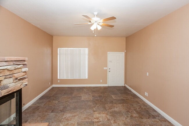 8939 Green Jade Dr in Las Vegas, NV - Building Photo - Building Photo