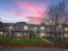 19213 E Idaho Dr in Aurora, CO - Building Photo