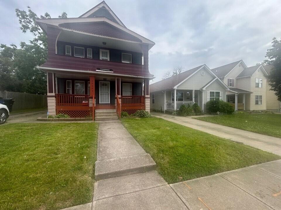 10302 Manor Ave in Cleveland, OH - Building Photo