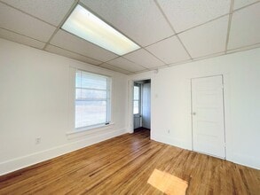 216 S Plum St in Hutchinson, KS - Building Photo - Building Photo